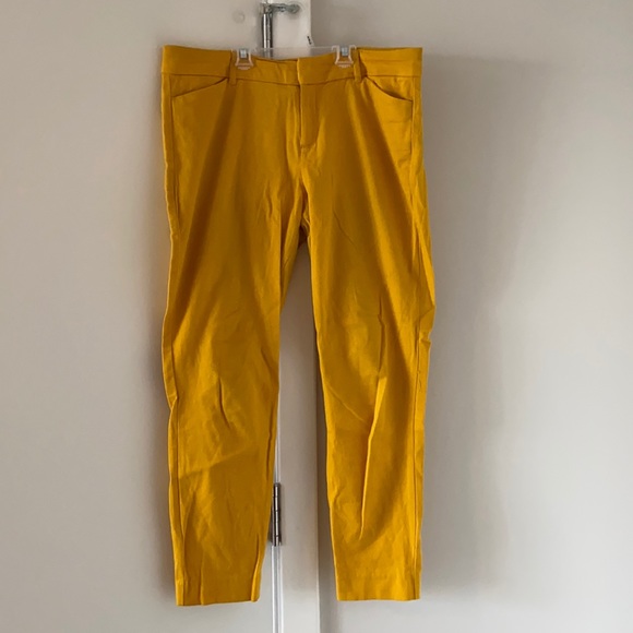 Old navy Pixie pants - Picture 1 of 8